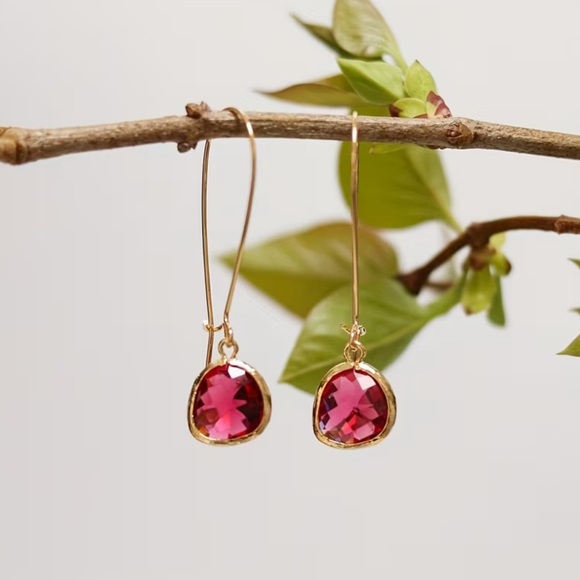 NEW❗️Elegant Gold and Red Drop Earrings. Retro Red earrings. Luxury Earrings 🌹 - Picture 2 of 5